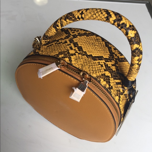 La terre fashion  Print Canteen Crossbody - Picture 2 of 7